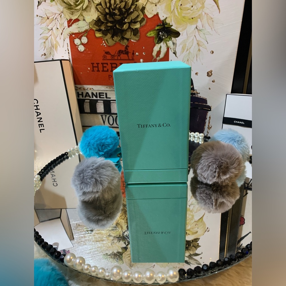 Breakfast at TIFFANY???😜 NWT Tiffany perfume in a beautiful box 75ml LE